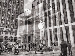Apple-Store-Antitrust-and-Competition-EU-and-US-300x225